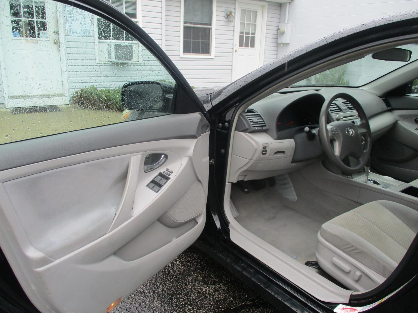 2007 BLACK Toyota Camry LE V6 (4T1BK46KX7U) with an 3.5L V6 DOHC 24V engine, 6-Speed Automatic Overdrive transmission, located at 540a Delsea Drive, Sewell, NJ, 08080, (856) 589-6888, 39.752560, -75.111206 - Photo#15